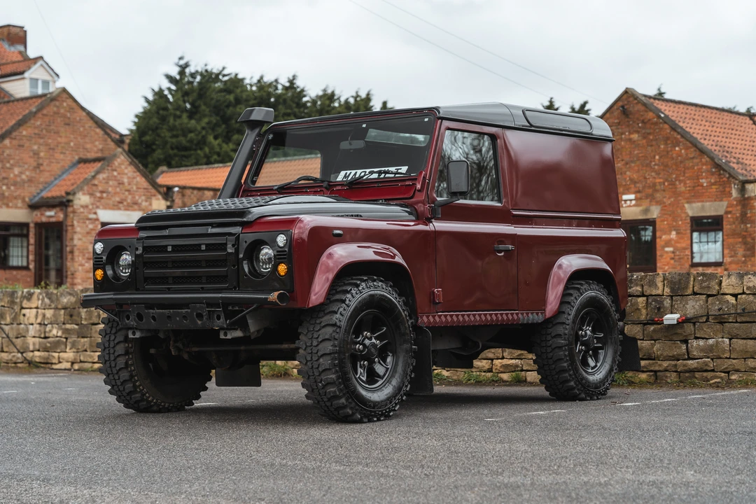 2002 Land Rover Defender 90 - Image 3 of 31