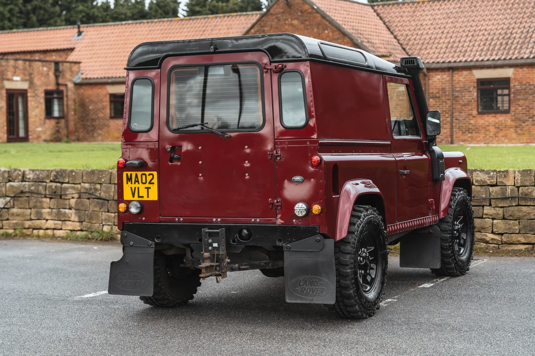 2002 Land Rover Defender 90 - Image 6 of 31