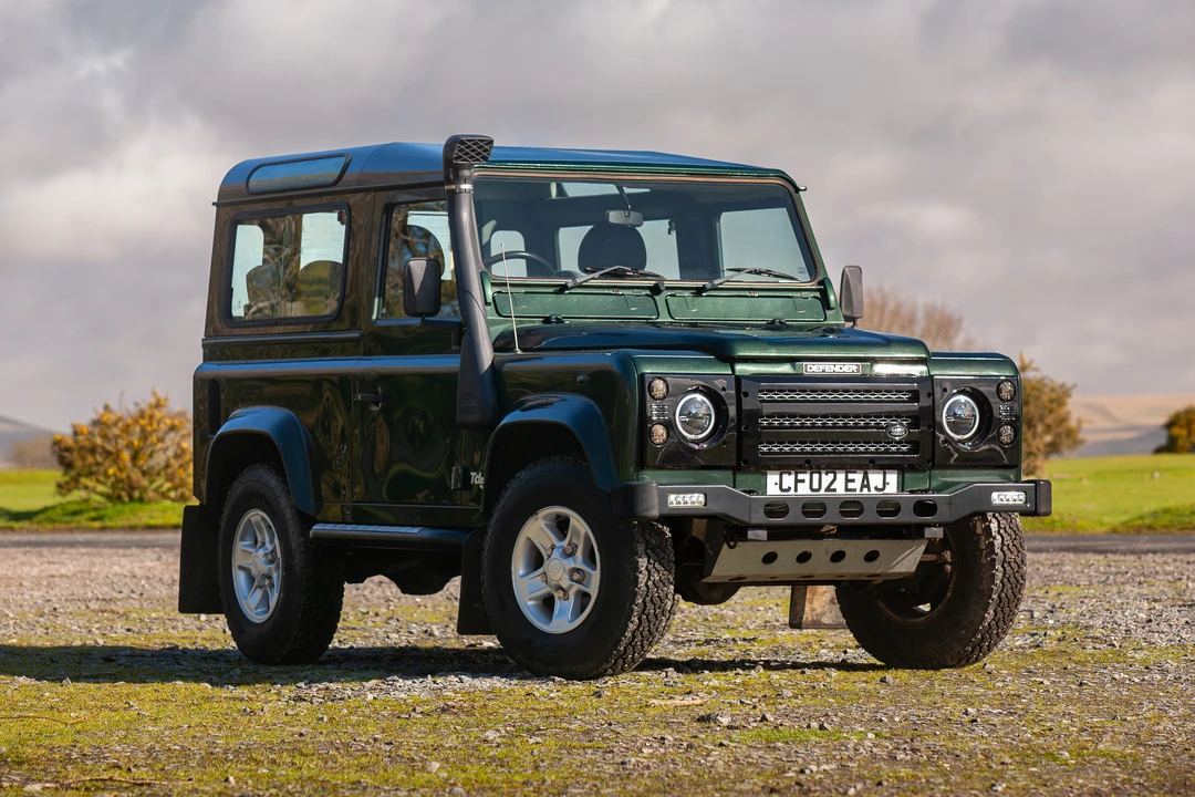 2002 Land Rover Defender 90 - Image 3 of 31