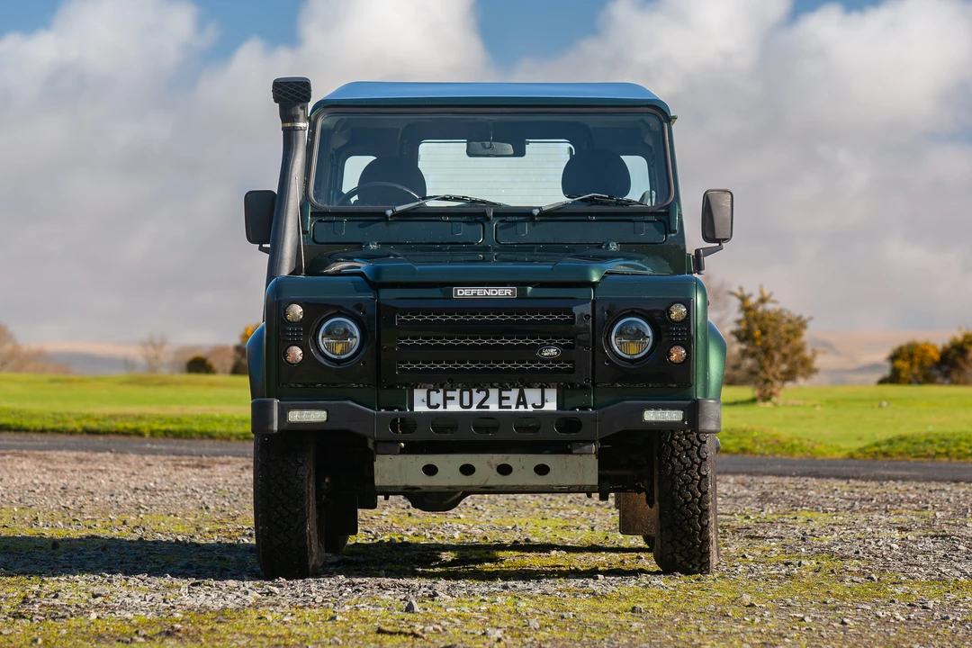2002 Land Rover Defender 90 - Image 2 of 31