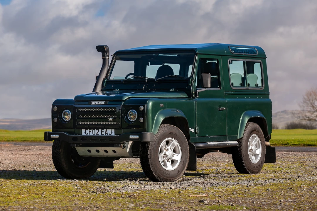 2002 Land Rover Defender 90 - Image 9 of 31