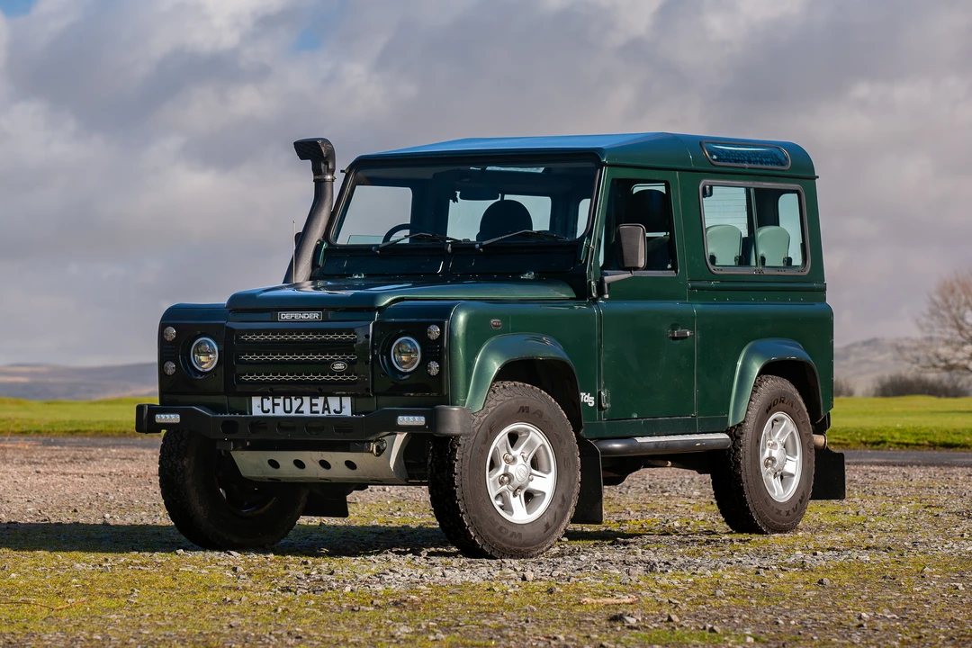 2002 Land Rover Defender 90 - Image 10 of 31