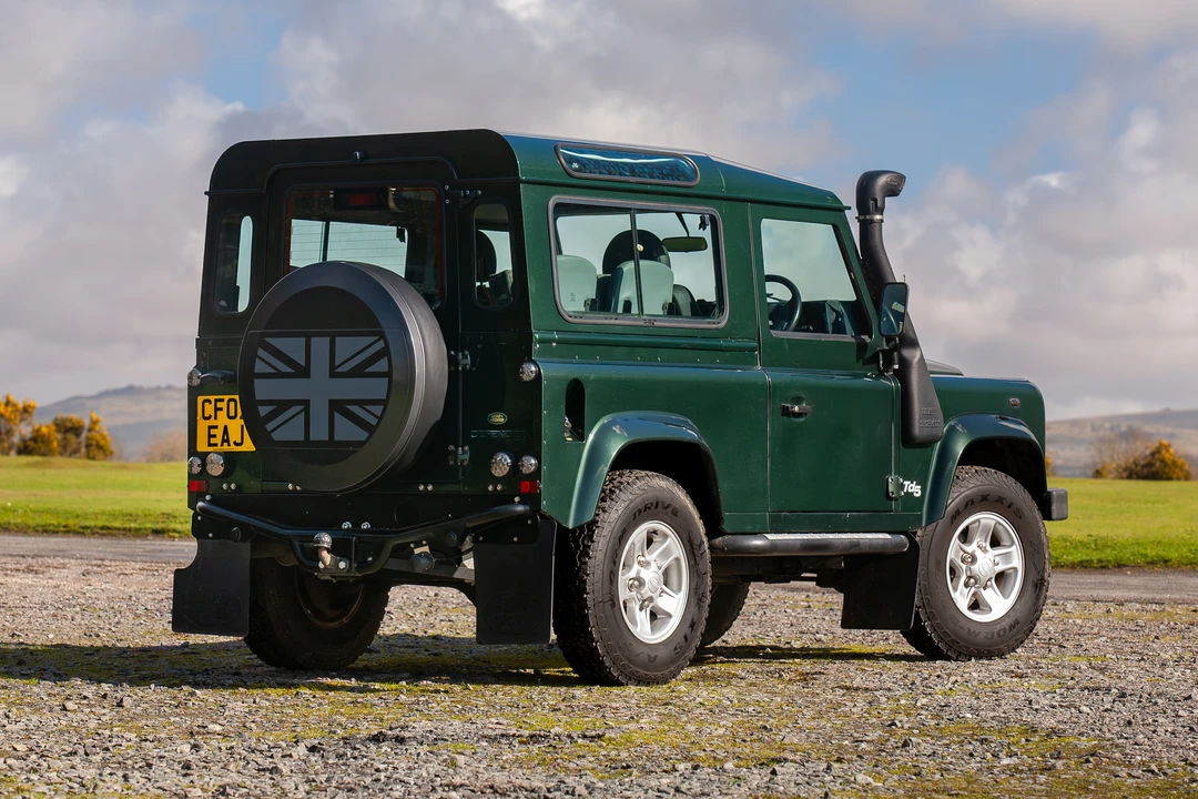 2002 Land Rover Defender 90 - Image 5 of 31
