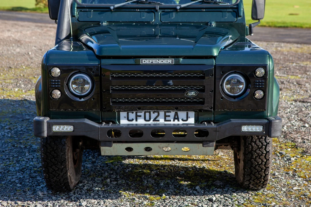 2002 Land Rover Defender 90 - Image 17 of 31