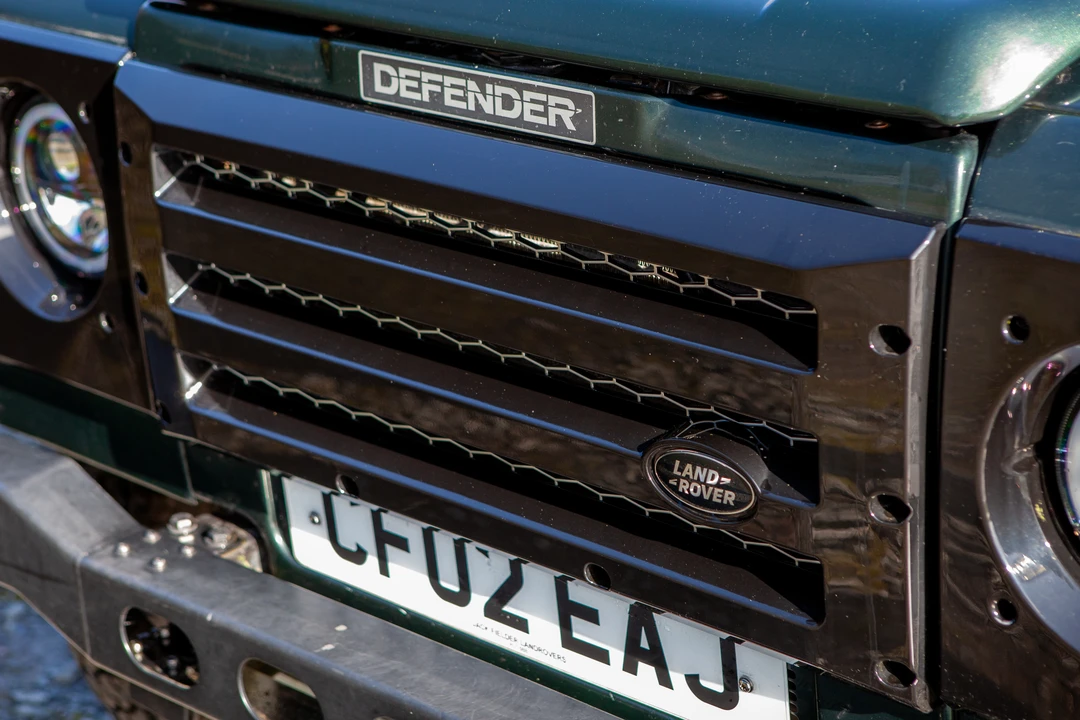 2002 Land Rover Defender 90 - Image 26 of 31