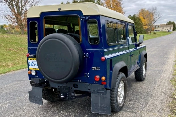 2002 Land Rover Defender 90 - Image 2 of 7