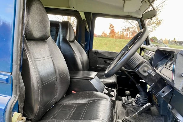 2002 Land Rover Defender 90 - Image 4 of 7