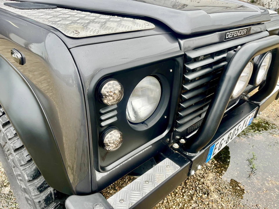 2002 Land Rover Defender 90 - Image 24 of 31