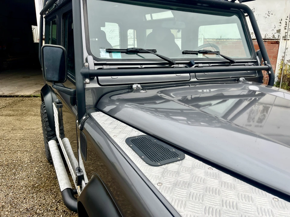 2002 Land Rover Defender 90 - Image 28 of 31