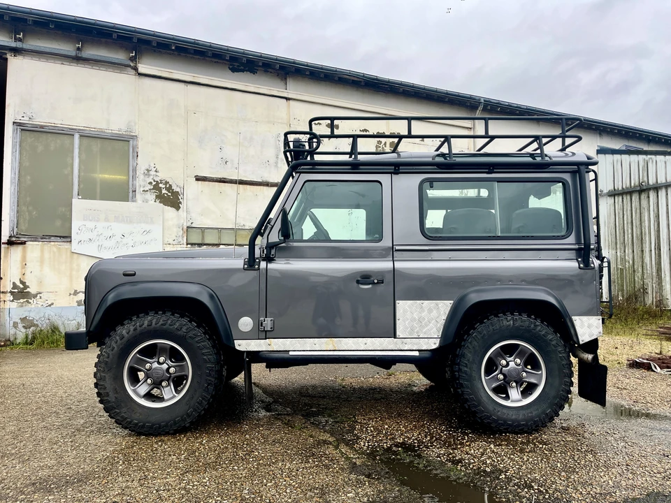 2002 Land Rover Defender 90 - Image 12 of 31