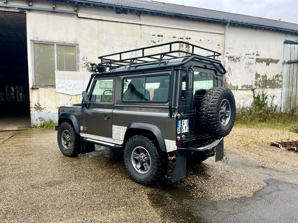 2002 Land Rover Defender 90 - Image 5 of 31