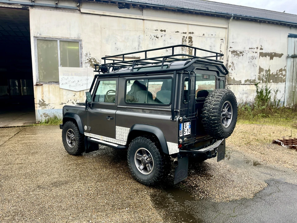 2002 Land Rover Defender 90 - Image 13 of 31