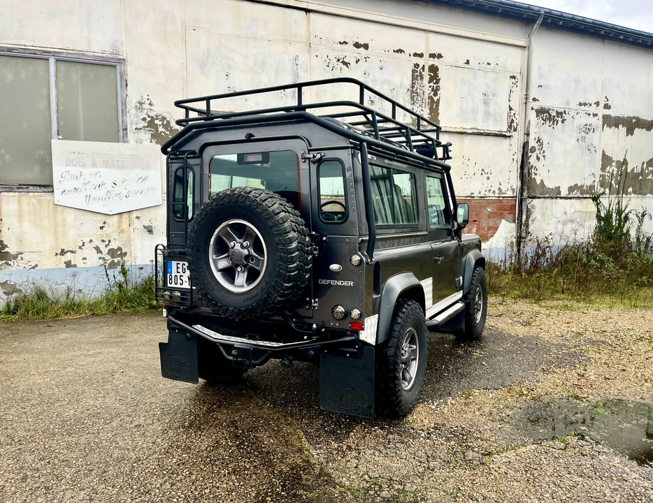2002 Land Rover Defender 90 - Image 7 of 31