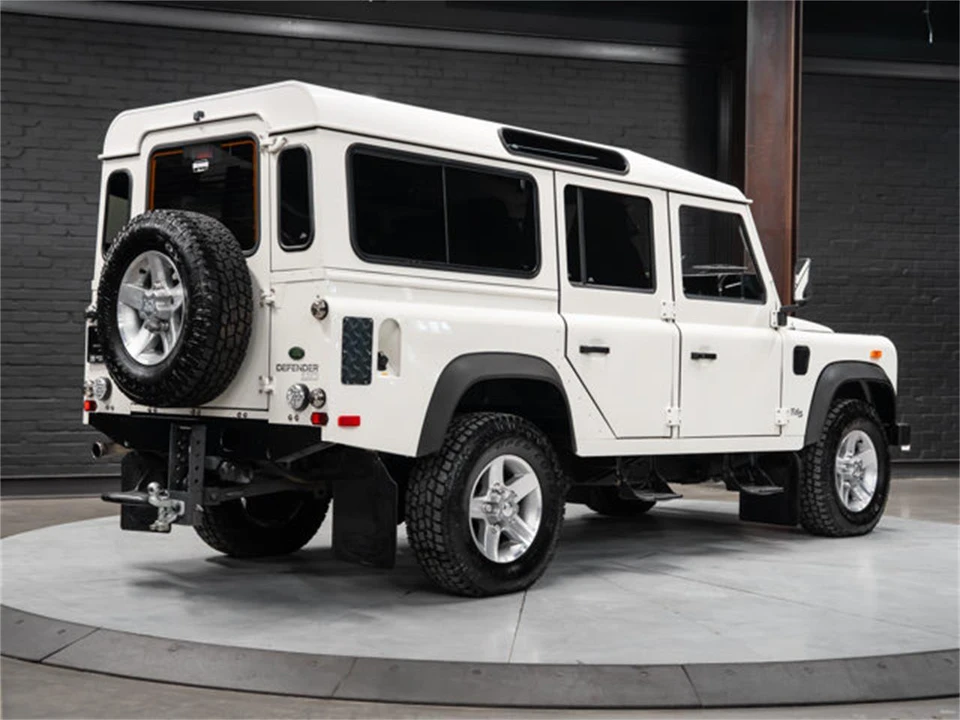 2002 Land Rover Defender - Image 11 of 31