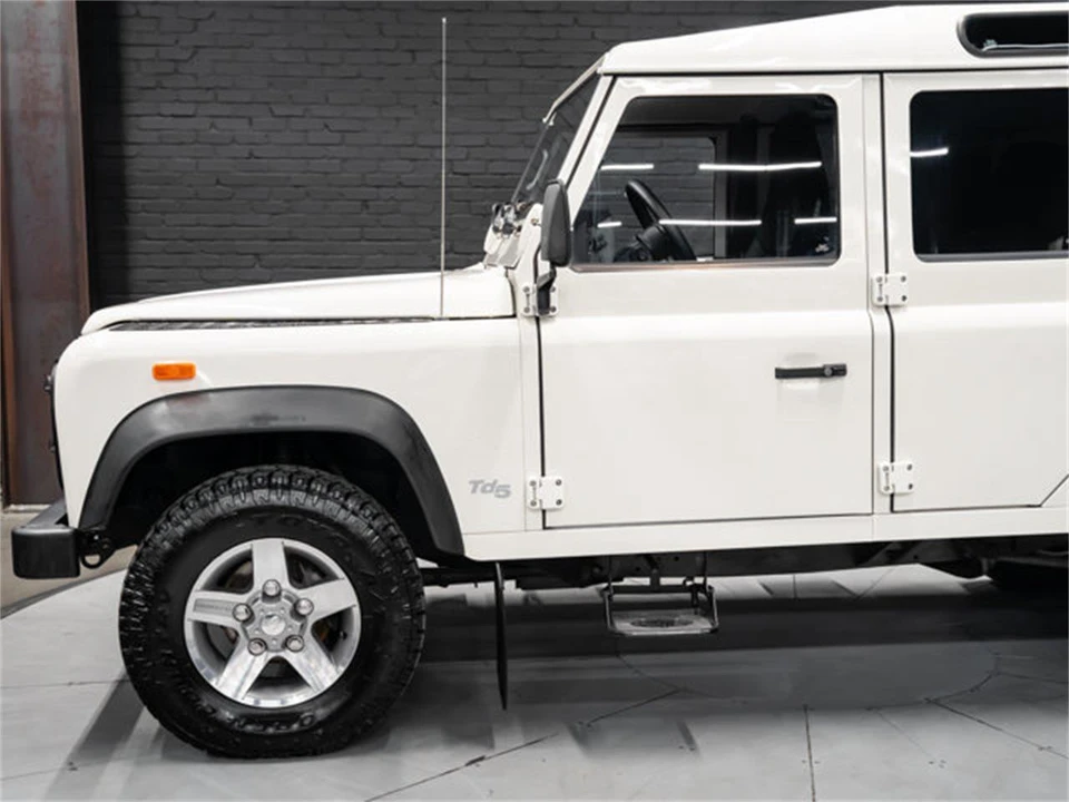 2002 Land Rover Defender - Image 14 of 31