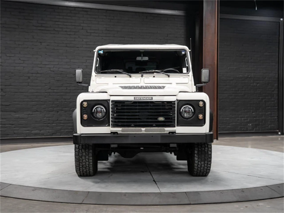 2002 Land Rover Defender - Image 4 of 31