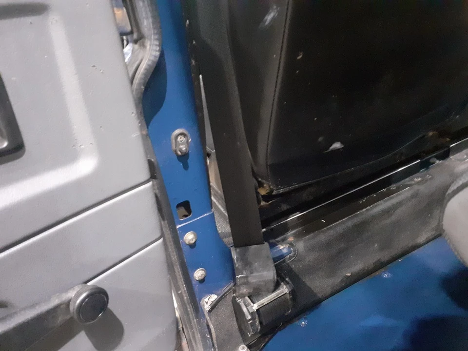 2002 Land Rover Defender 110 - Image 20 of 30
