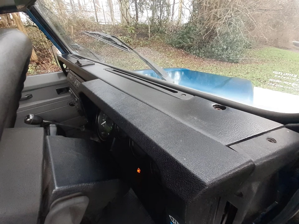 2002 Land Rover Defender 110 - Image 28 of 30