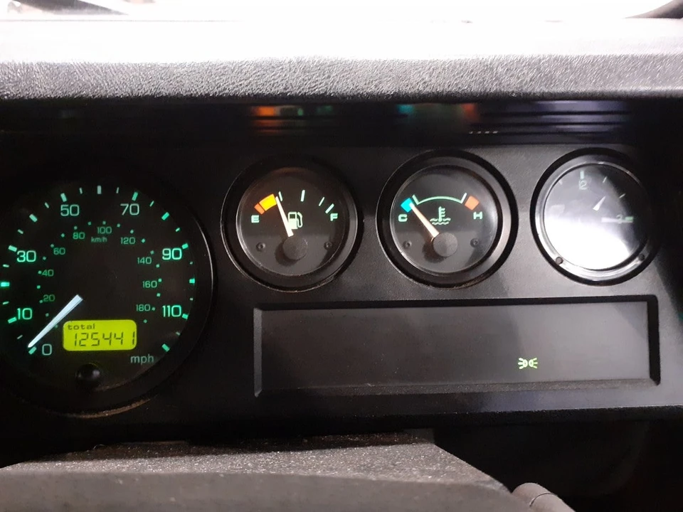 2002 Land Rover Defender 110 - Image 29 of 30