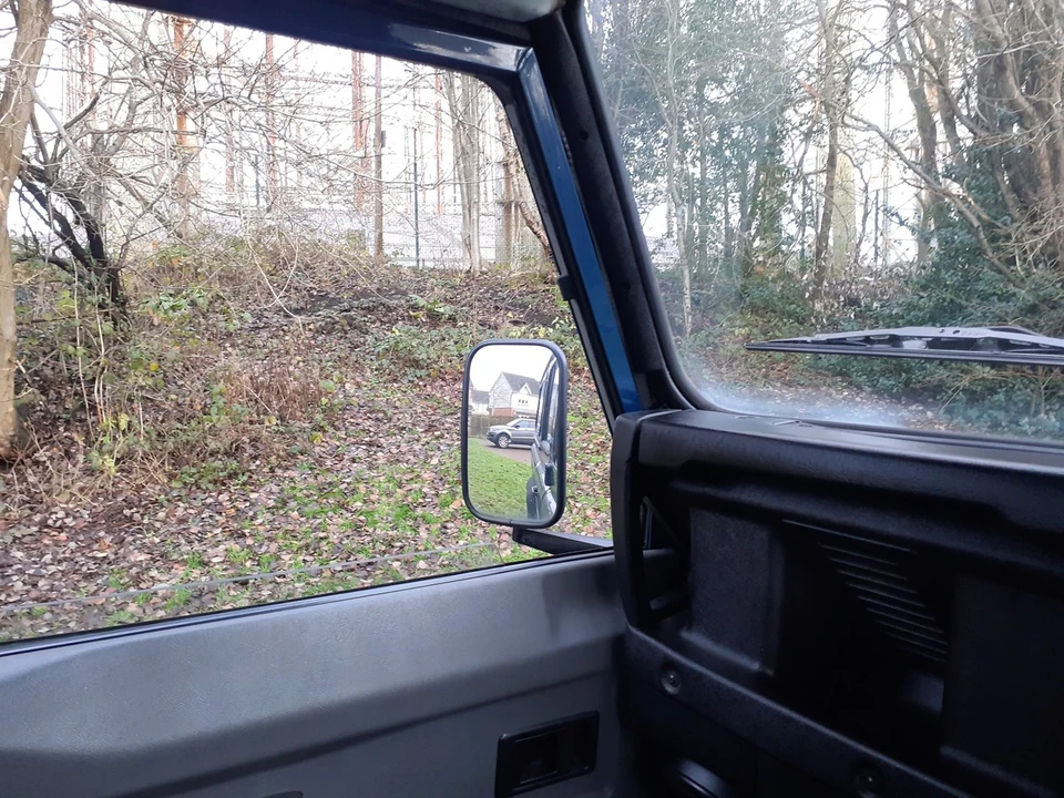 2002 Land Rover Defender 110 - Image 25 of 30
