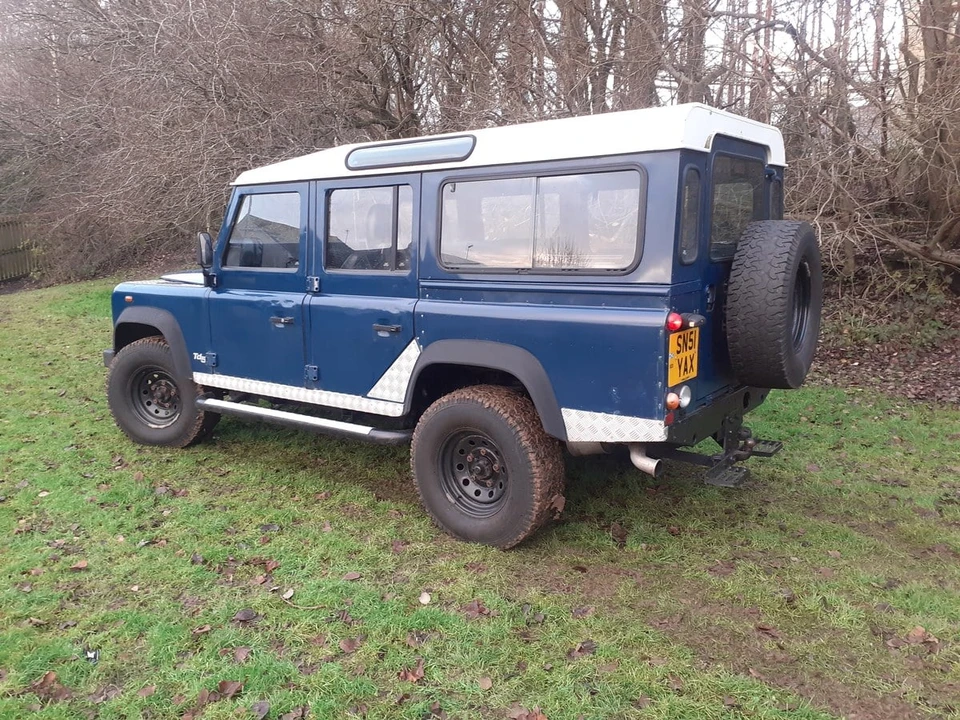 2002 Land Rover Defender 110 - Image 5 of 30