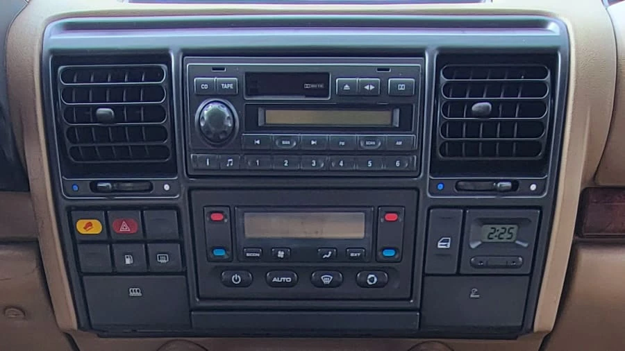 2002 Land Rover Discovery 2nd Gen - Image 7 of 31