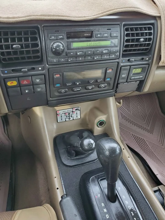 2002 Land Rover Discovery 2nd Gen - Image 16 of 18