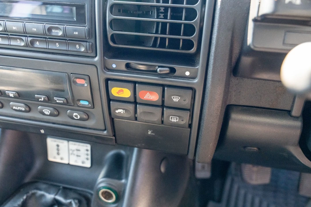 2002 Land Rover Discovery 2nd Gen - Image 17 of 30