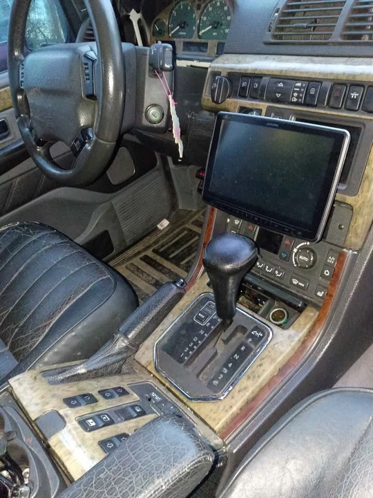 2002 Land Rover Range Rover P38A - Image 7 of 12