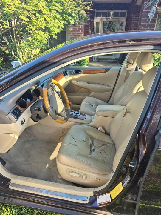 2002 Lexus - Image 5 of 8