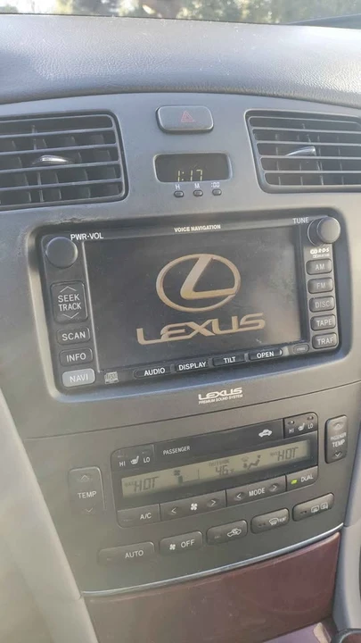 2002 Lexus ES 3rd Gen - Image 9 of 16