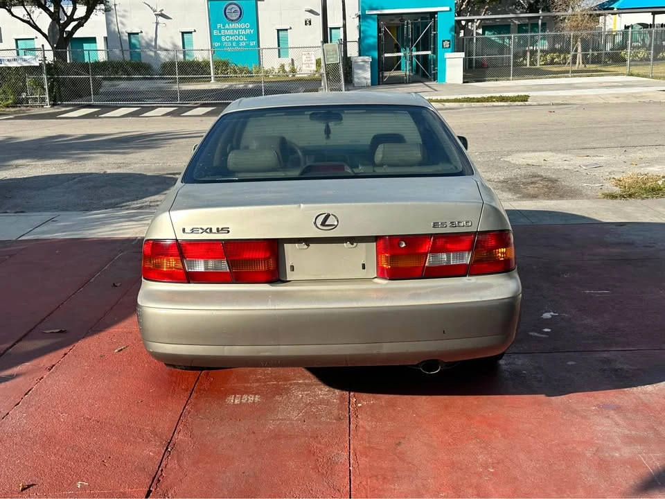 2002 Lexus ES 3rd Gen - Image 4 of 20