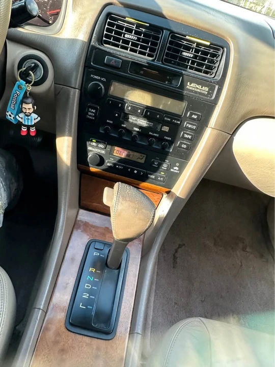 2002 Lexus ES 3rd Gen - Image 12 of 20