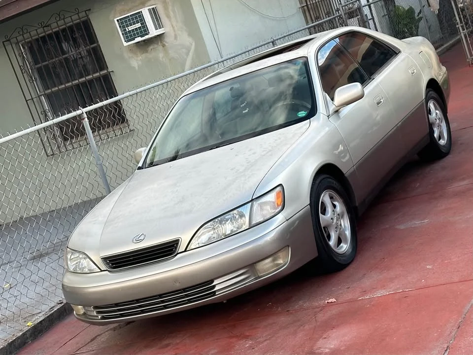 2002 Lexus ES 3rd Gen - Image 3 of 20