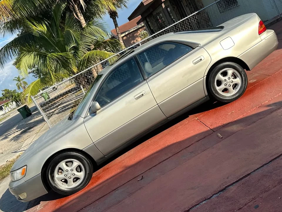 2002 Lexus ES 3rd Gen - Image 10 of 20