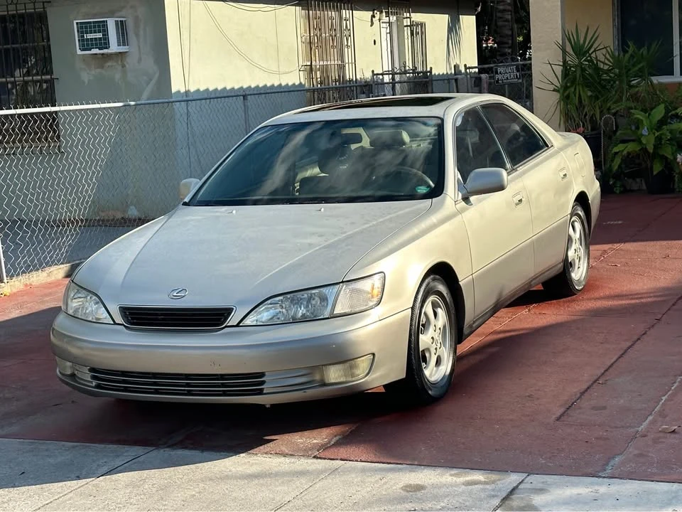 2002 Lexus ES 3rd Gen - Image 13 of 20