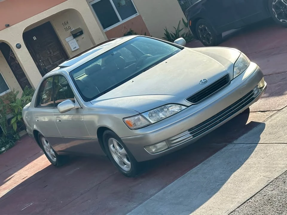 2002 Lexus ES 3rd Gen - Image 9 of 20