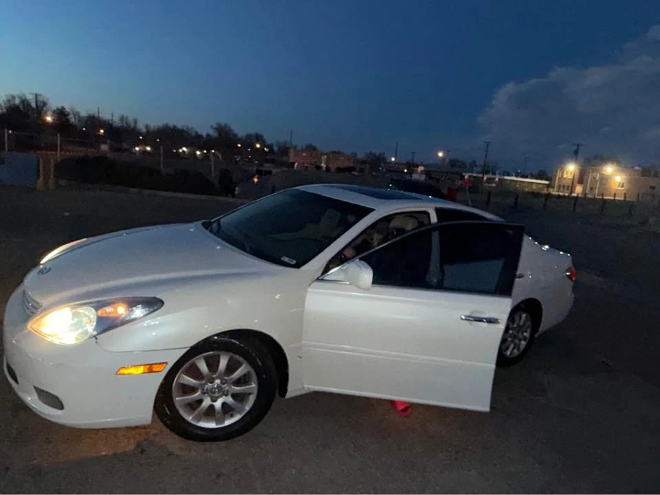 2002 Lexus ES 4th Gen - Image 2 of 9