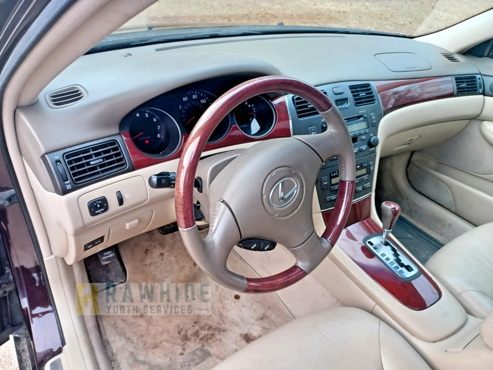 2002 Lexus ES 3rd Gen - Image 9 of 20
