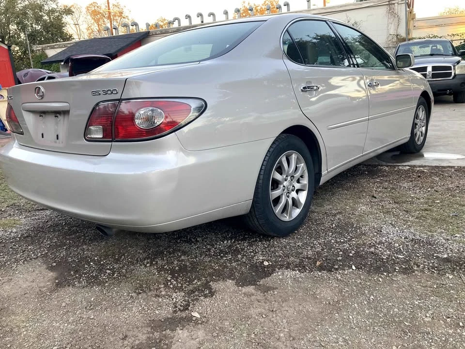2002 Lexus ES 4th Gen - Image 4 of 7