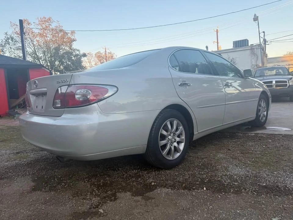 2002 Lexus ES 3rd Gen - Image 3 of 5