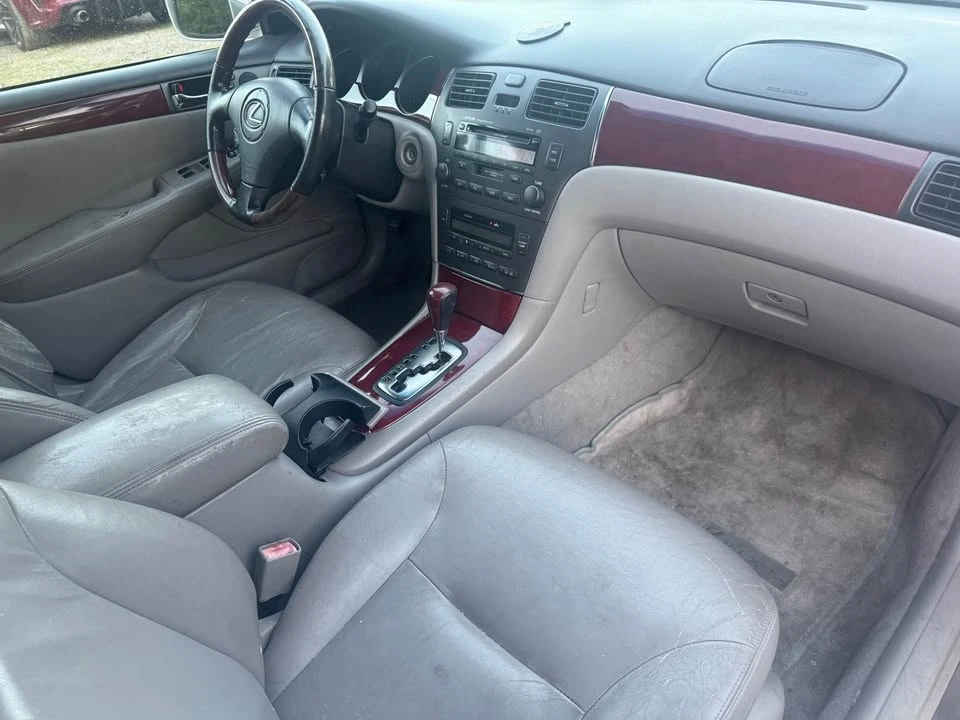 2002 Lexus ES 3rd Gen - Image 4 of 5
