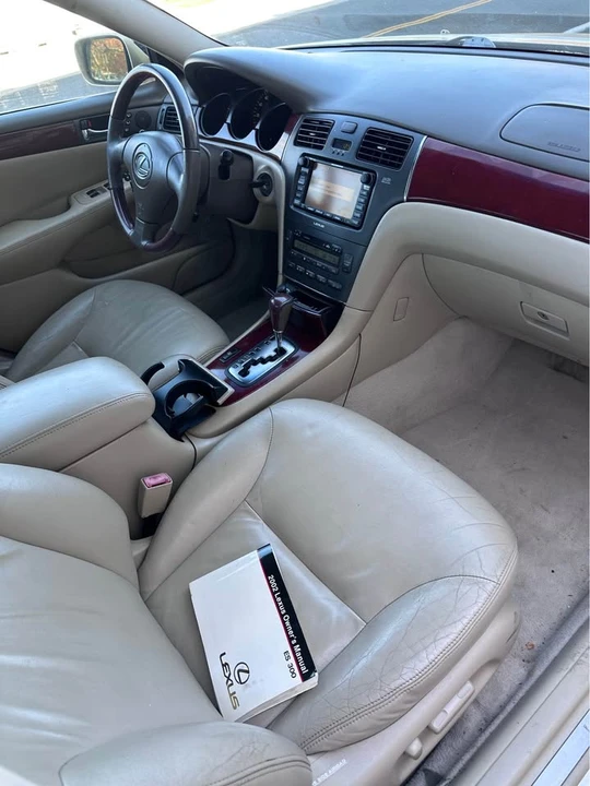 2002 Lexus ES 3rd Gen - Image 8 of 15
