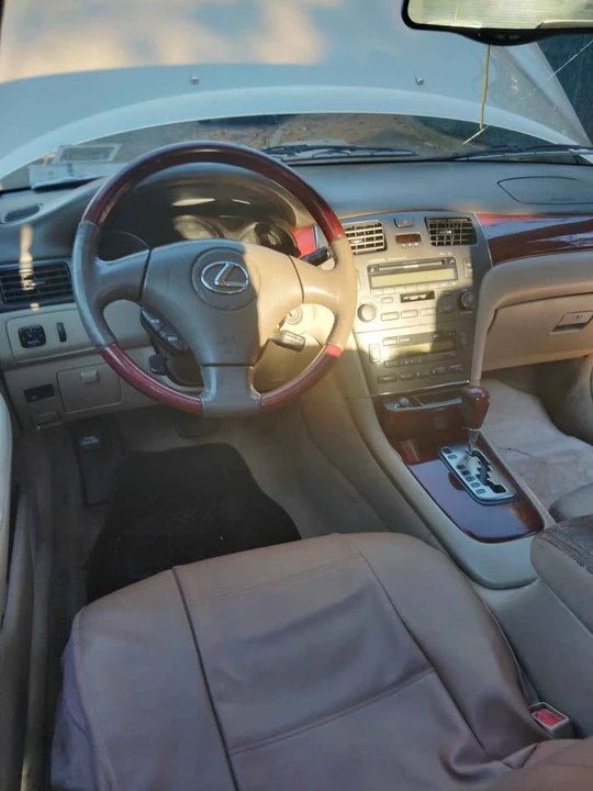 2002 Lexus ES 4th Gen - Image 6 of 13