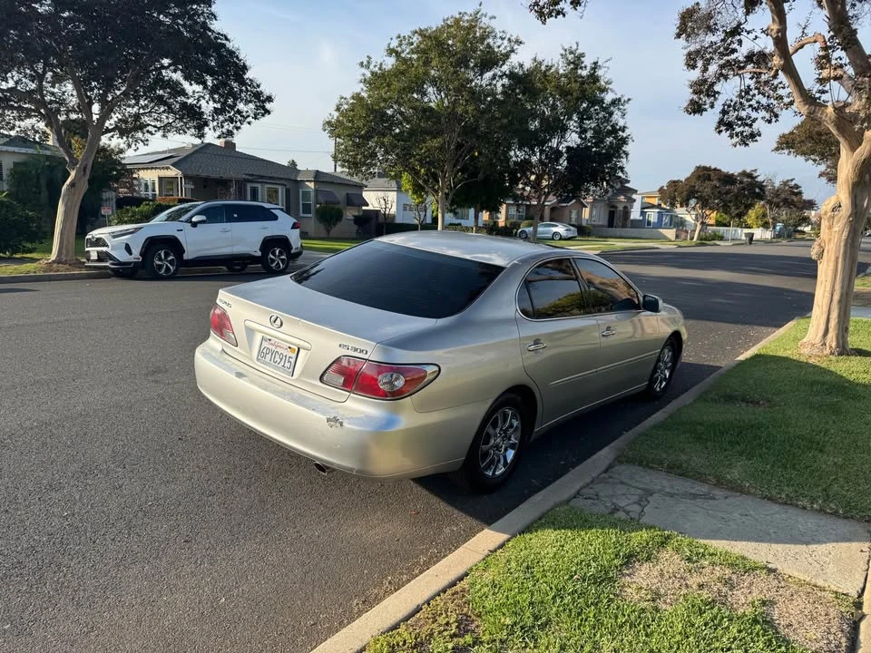 2002 Lexus ES 3rd Gen - Image 3 of 14