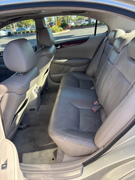 2002 Lexus ES 3rd Gen - Image 4 of 5