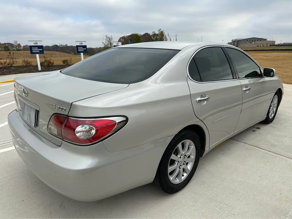 2002 Lexus ES 3rd Gen - Image 2 of 6