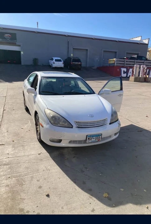 2002 Lexus ES 3rd Gen - Image 2 of 9