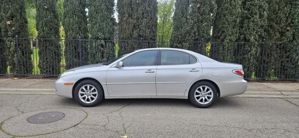 2002 Lexus ES 4th Gen - Image 3 of 13