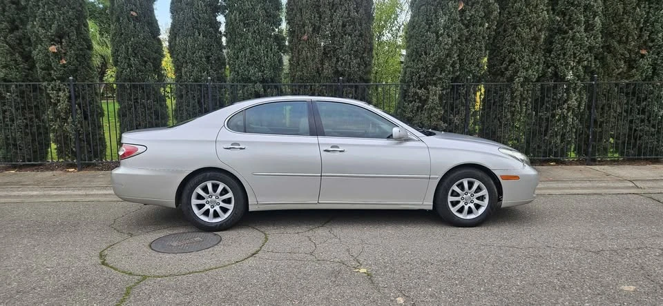 2002 Lexus ES 4th Gen - Image 5 of 13